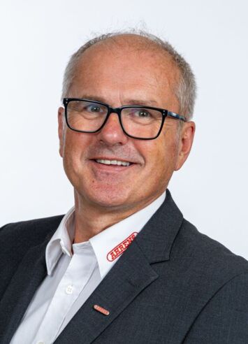 Alfred Deuretzbacher, Außendiensttechniker für Kaminneubau