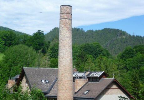 Imposante Erscheinung - der alte Schlot am Semmering