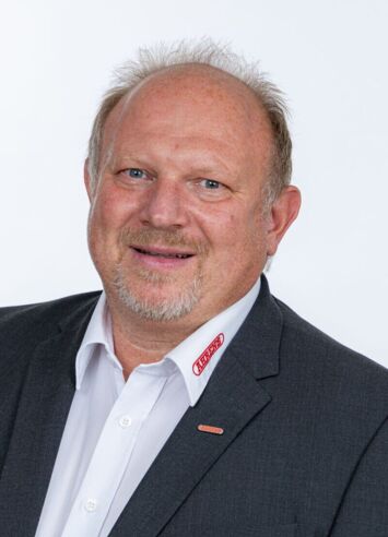 Stefan Mitheis, Außendiensttechniker für Kaminneubau