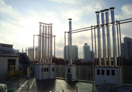 Über den Dächern der Stadt … die zahlreichen Rauchfänge, die im Rahmen des Dachbodenausbaus saniert wurden