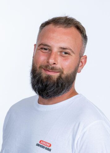 Dashmir Bujari, Spezialist für Kaminsanierung und Kaminneubau