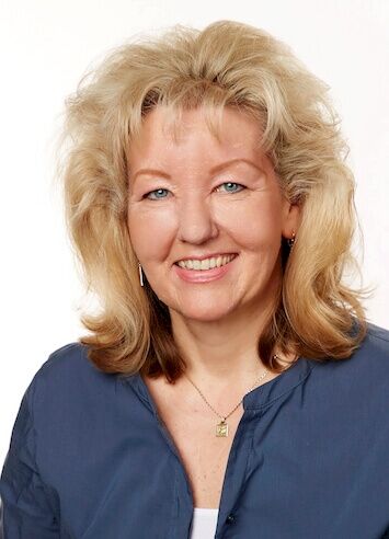 Roberta Kasper, Office Management