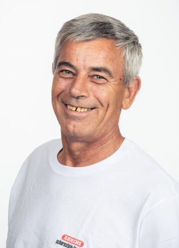 Muhamet Bujari, Spezialist für Kaminsanierung und Kaminneubau