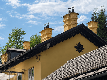 Kaiserliches Ambiente trifft moderne Kamintechnik
