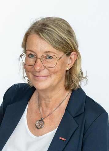 Regina Rester, Buchhaltung