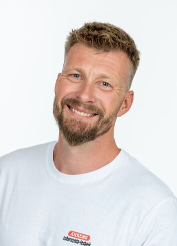 Mario Hütter, Außendiensttechniker für Kaminsanierung