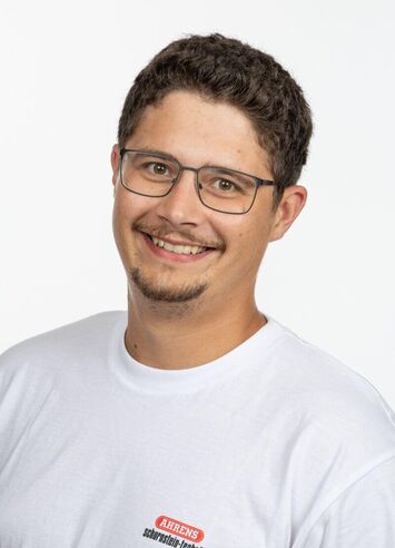 Lukas Hess, Außendiensttechniker für Kaminsanierung