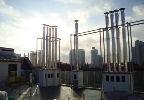 Über den Dächern der Stadt … die zahlreichen Rauchfänge, die im Rahmen des Dachbodenausbaus saniert wurden